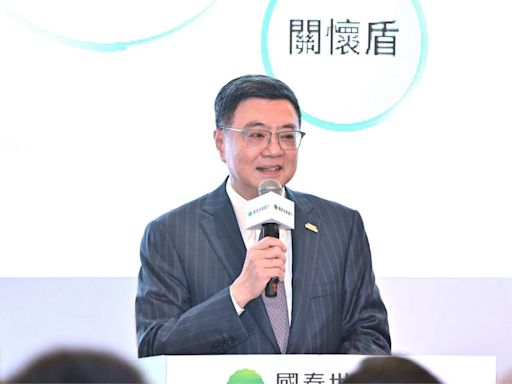 視察銀行臨櫃關懷阻詐 卓揆：公私合力共同打拚