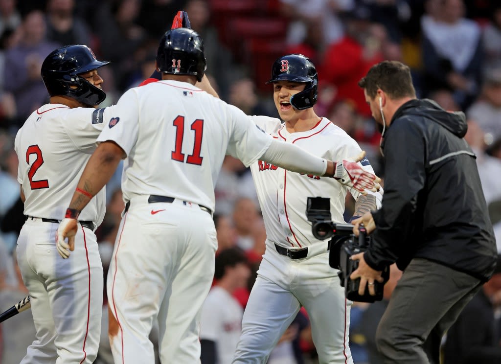 Red Sox OF Tyler O’Neill receives cortisone shot in knee