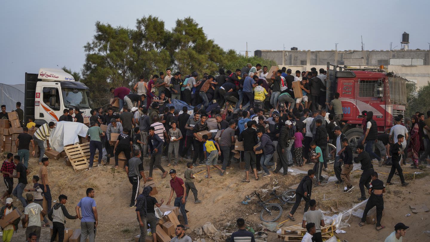 Gaza aid pier mission involving U.S. troops is off to a chaotic start