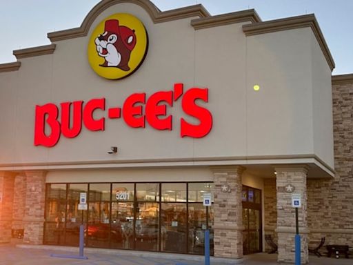 You could get paid to visit Buc-ee’s locations across the country and rate them