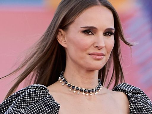 Natalie Portman looks sensational in glittering evening gown