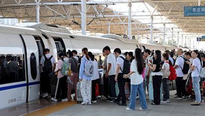 十一黃金周火車票今起發售 全國鐵路料發送旅客1.75億人次