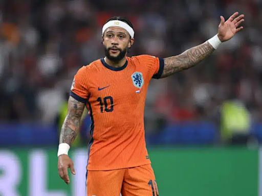 Roma inquire about Memphis Depay but salary demands remain out of Giallorossi’s range