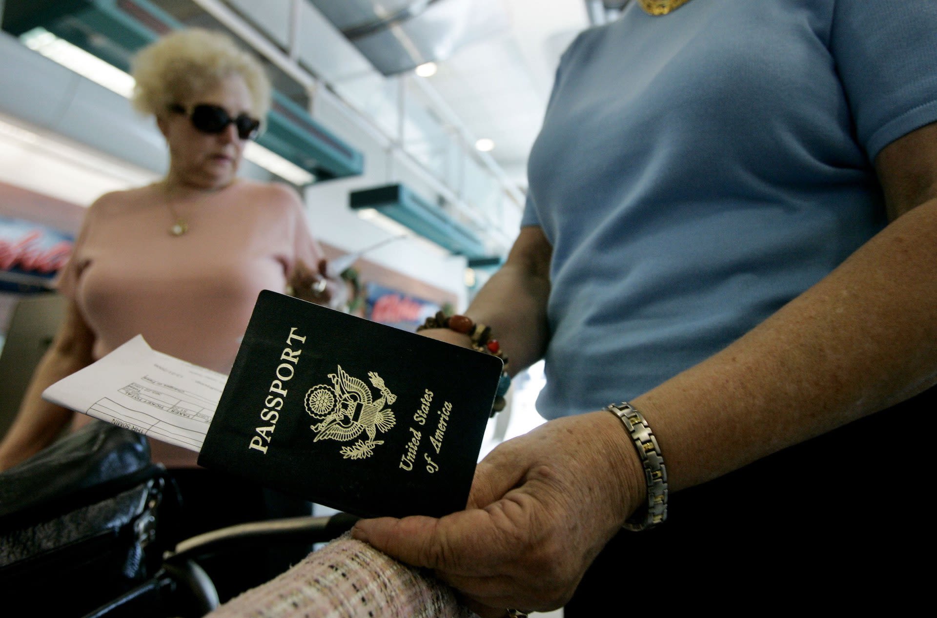 State Department opens online passport renewal service to full public