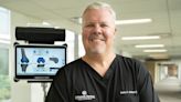 Dr. Corey Jackson at Genesis uses new knee replacement technology