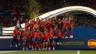 España 2-1 Inglaterra: resumen y goles | Eurocopa (Final) - MarcaTV