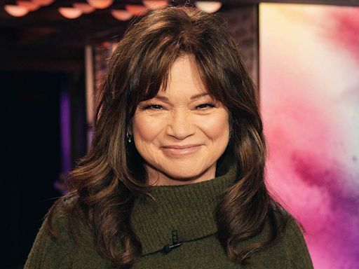 Valerie Bertinelli announces social media break amid mental exhaustion, urges fans not to 'worry'