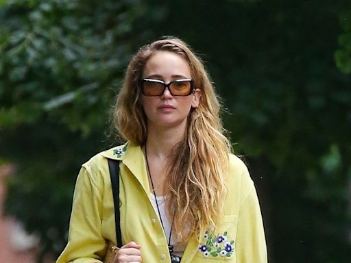 Jennifer Lawrence Adds the Mother of All Jelly Sandals to Her Shoe Collection