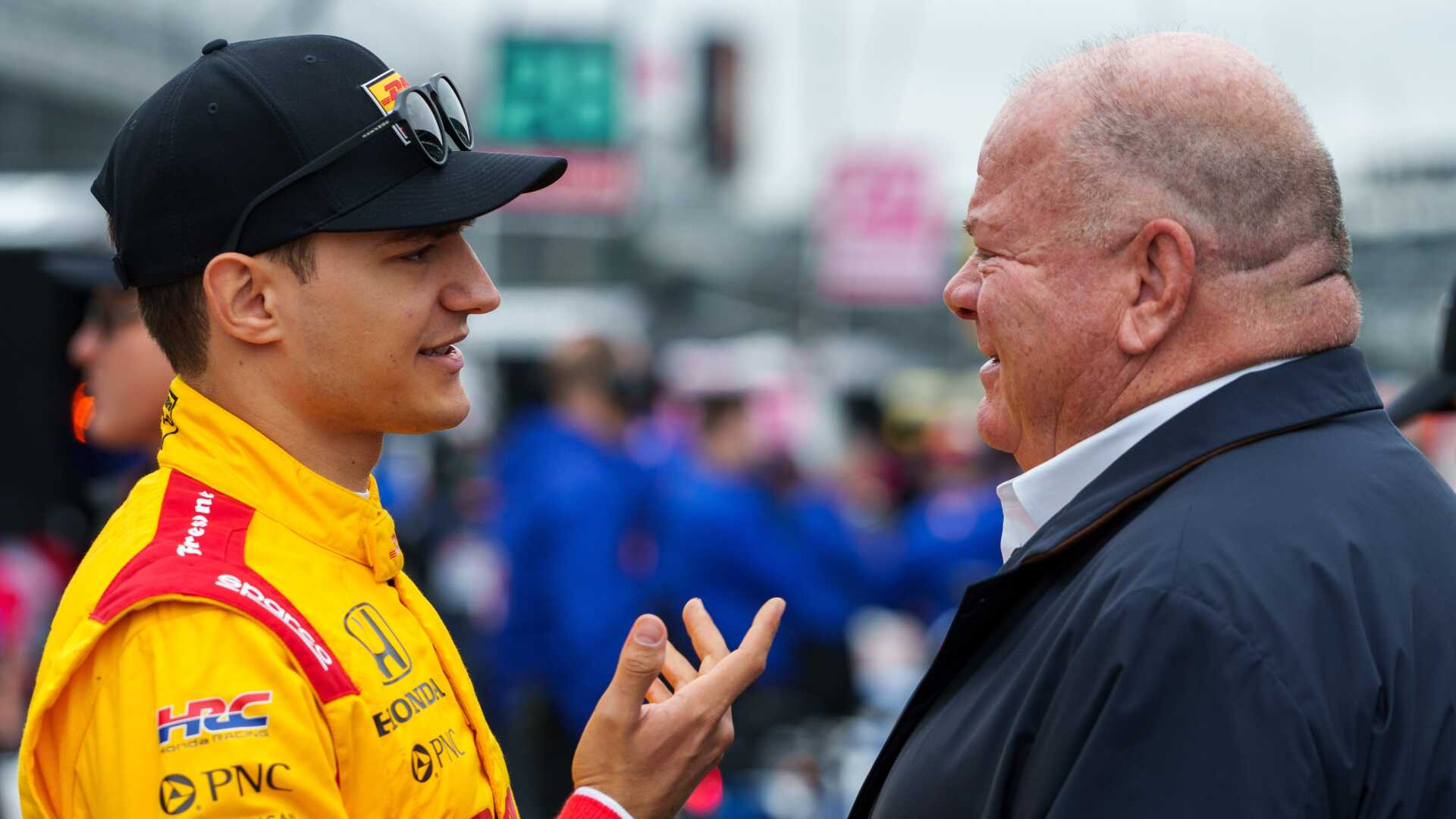 Chip Ganassi holds court at IndyCar season finale