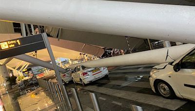 Video: 4 Injured After Portion Of Roof Of Delhi Airport's T-1 Collapses