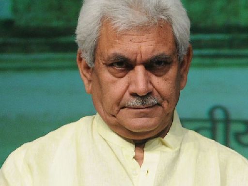 J&K L-G Manoj Sinha visits Amarnath Yatra base camps