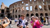 羅馬競技場外牆遭刻字 英遊客恐吃50萬台幣罰款