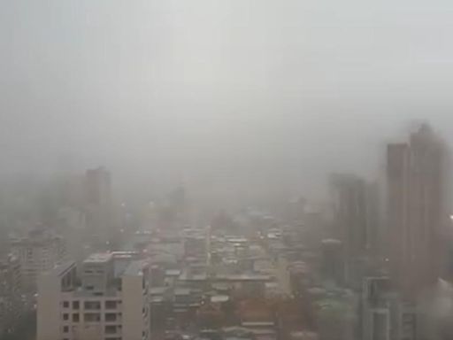 凱米颱風／夜襲高雄！大雷雨開炸「風聲咻整晚」 在地全嚇醒沒睡