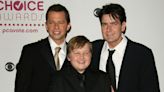 Richest ‘Two And a Half Men’ Cast Members Ranked From Lowest to Highest (& the Wealthiest Has a Net Worth of $200 Million!)