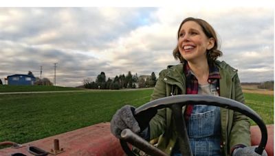 SNL alumna Bayer featured in dairy sustainability videos