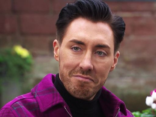 Hollyoaks fans disappointed over Scott's strange exit scenes
