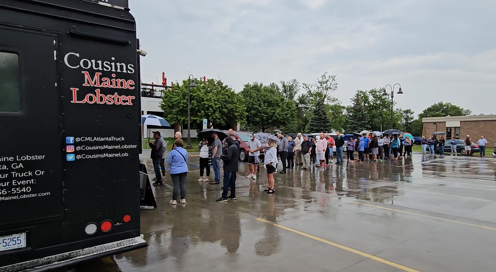 Lobster truck seen on Shark Tank brings out big crowds in West Fargo - KVRR Local News
