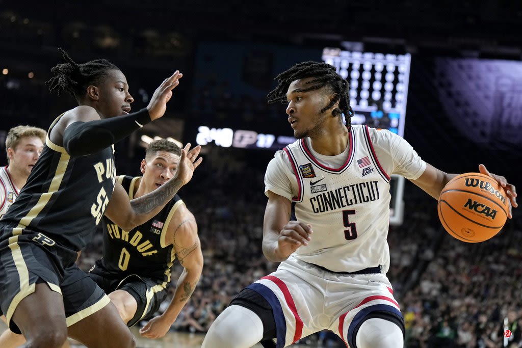 UConn freshman Stephon Castle declares for NBA draft, joining teammates