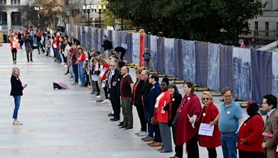 Nashville human chain honors Covenant School victims; calls for gun reform a year later