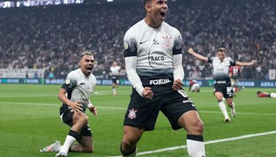 Após vitória do Corinthians, interino Raphael Laruccia diz: "Emoção indescritível"