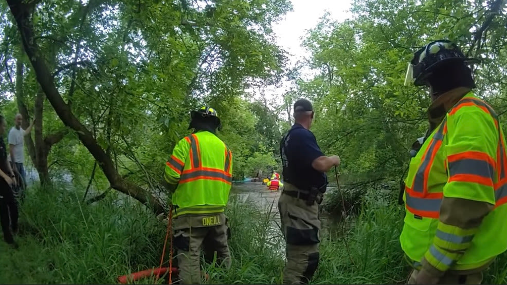 VIDEO | Law enforcement, good Samaritan rescue two after kayaks capsize in Rock River