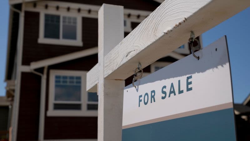 ‘Biggest shakeup in a century’ set to hit real estate agents this week: Here’s how they’re preparing | CNN Business