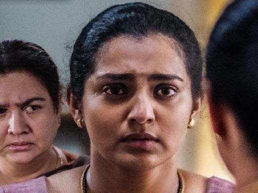 Ullozhukku Twitter review: Here’s what netizens have to say about Urvashi and Parvathy Thiruvothu starrer Malayalam drama