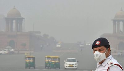 SC raps Delhi air quality panel over pollution, stubble burning