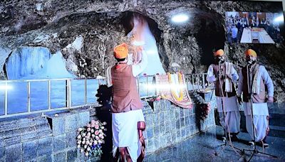 Amarnath Yatra kicks off with ‘Pratham Puja’ in Jammu and Kashmir, LG Manoj Sinha attends via video conference | Watch | Today News