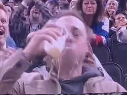 Justin Thomas’ epic fail beer chug at Rangers game has fans in troll mode