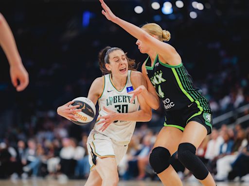 UConn women's basketball players surprise Dorka Juhász after WNBA Commissioner Cup win