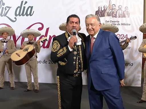 Quiénes son los grupos musicales que AMLO llevó a La Mañanera para celebrar el ‘Día de las Madres’ y cuánto cobran por show