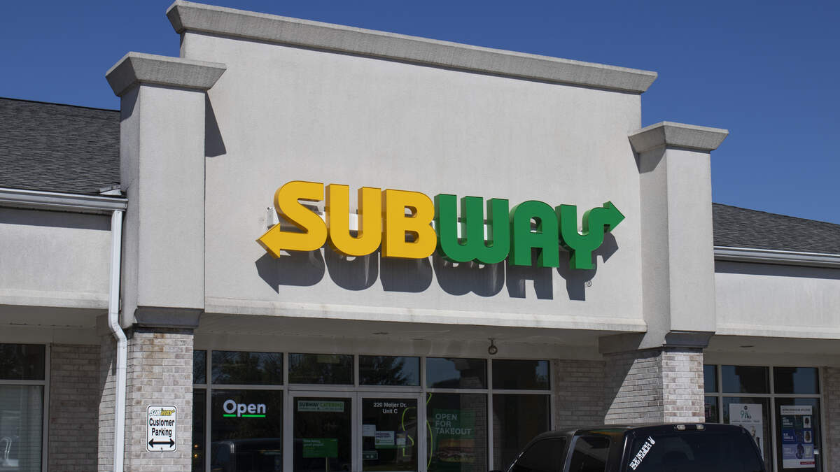 Subway Worker Punched Over Insufficient Ham | Real 106.1 | The Insomniac