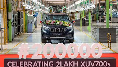 Mahindra produces 2,00,000 unit of XUV700 in record time - ET Auto