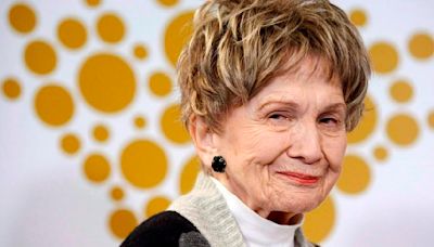 Literary world grapples with revelation Alice Munro stayed with her daughter’s abuser