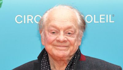 David Jason to attend Only Fools And Horses The Musical but hasn't decided on a disguise yet