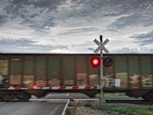 Feds should beef up freight train safety or risk derailments, report warns