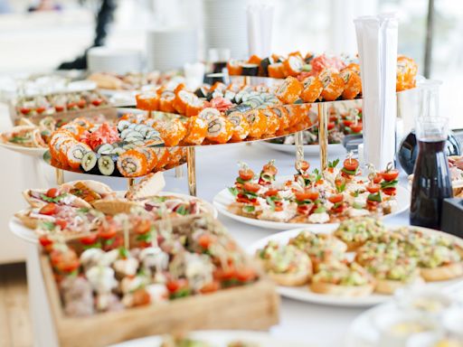 3 of the biggest wedding food trends you'll see everywhere this summer — and 2 that are on their way out