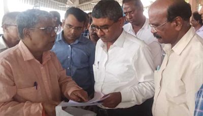 ECoR GM Funkwal inspects railway facilities