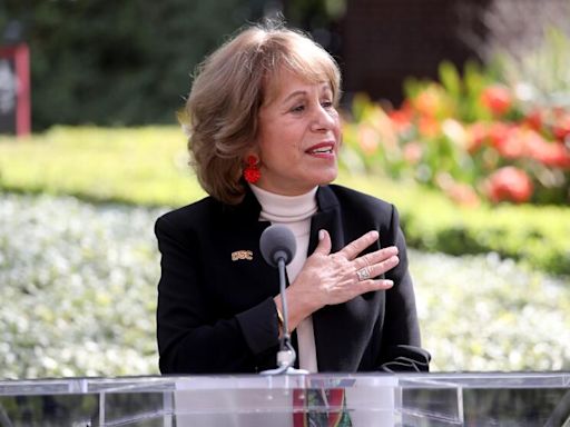 USC President Carol Folt's contract is renewed, but university won't say for how long
