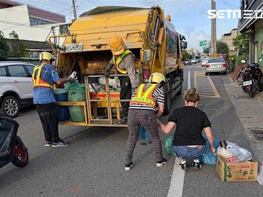 累死清潔隊！彰化「5天退17車」340噸垃圾堆成山…隊員被記點還得去上課