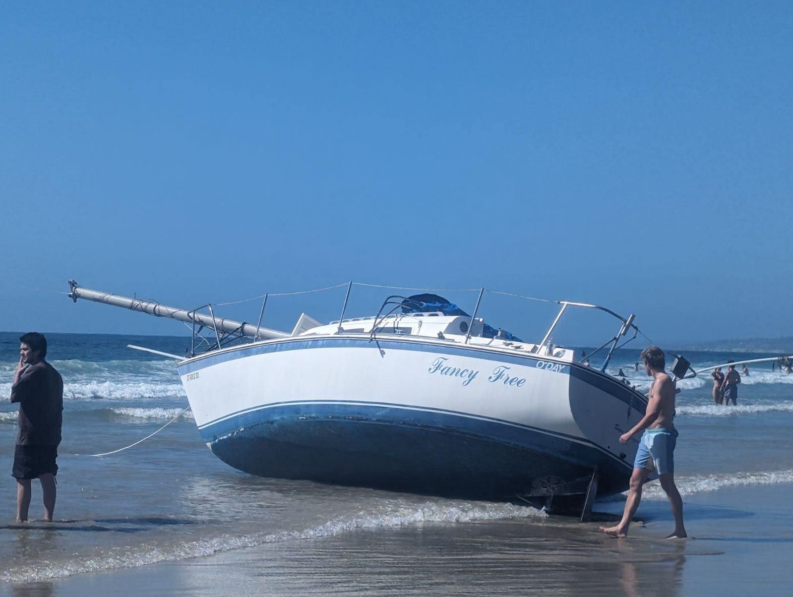 La Jolla crime and public safety news: Abandoned boat, police blotter