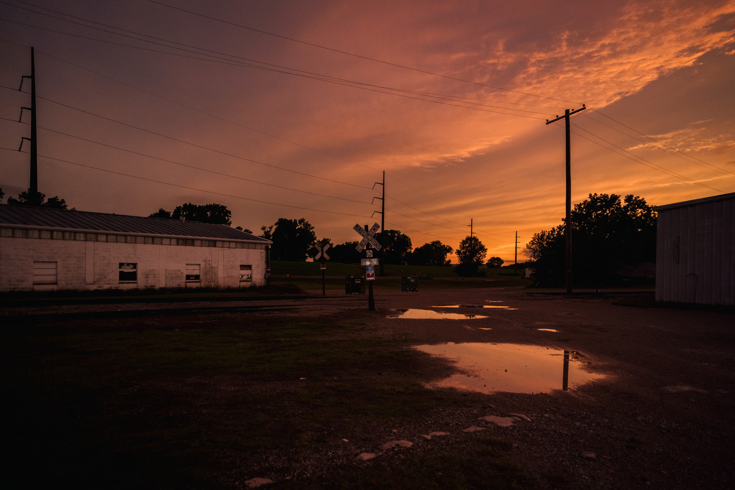 'Mile wide' tornado in Oklahoma causes mass destruction