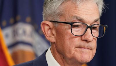 Powell dice que datos sugieren que política monetaria de la Fed sigue siendo restrictiva