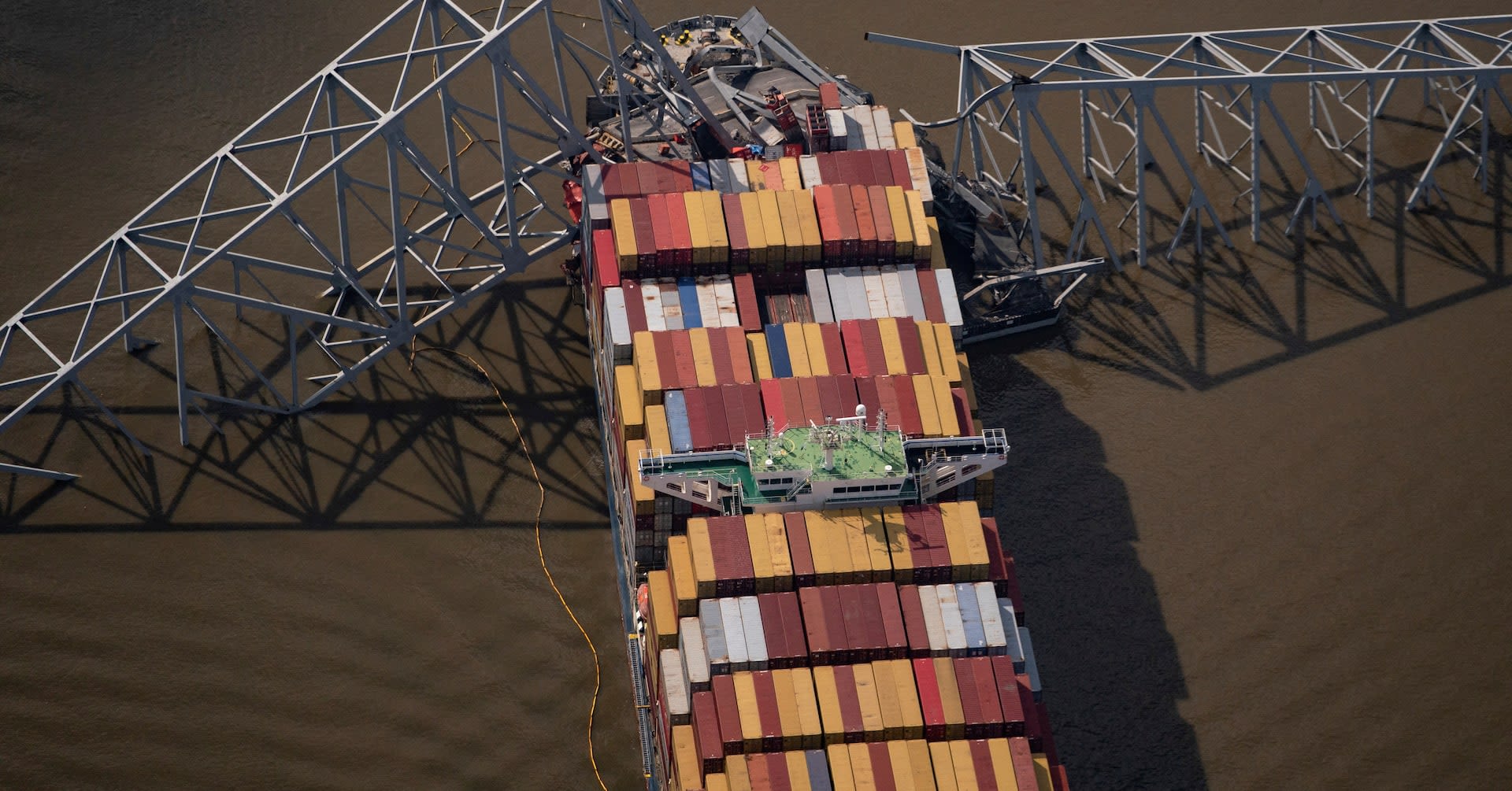 Body camera video captures first reactions to Baltimore bridge collapse