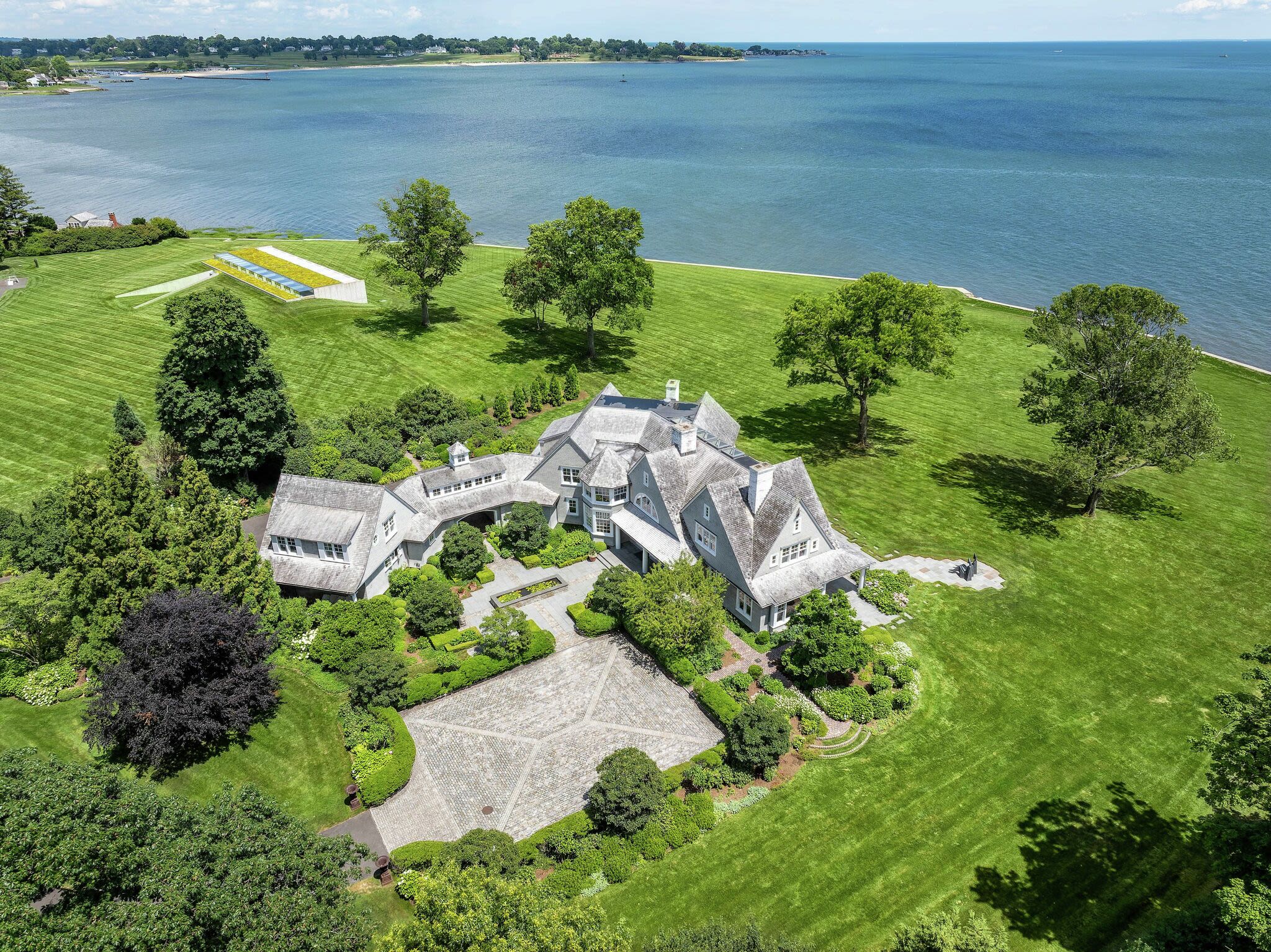 Former Westport home of Phil Donahue, Marlo Thomas on sale for record-high $27.5 million