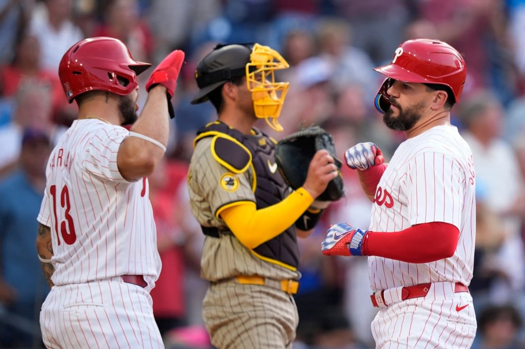 Phillies blast another Padres starting pitcher to win series opener