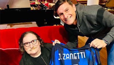 Cómo fue el curioso encuentro de Javier Zanetti y Charly García en un hotel de Puerto Madero