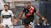 River se lo dio vuelta a Gimnasia con otro gol de carambola y un bombazo de Rondón, y es líder de la Zona A de la Copa de la Liga