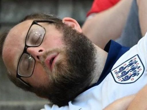 England fan who got famous for sleeping has another dig at Gareth Southgate